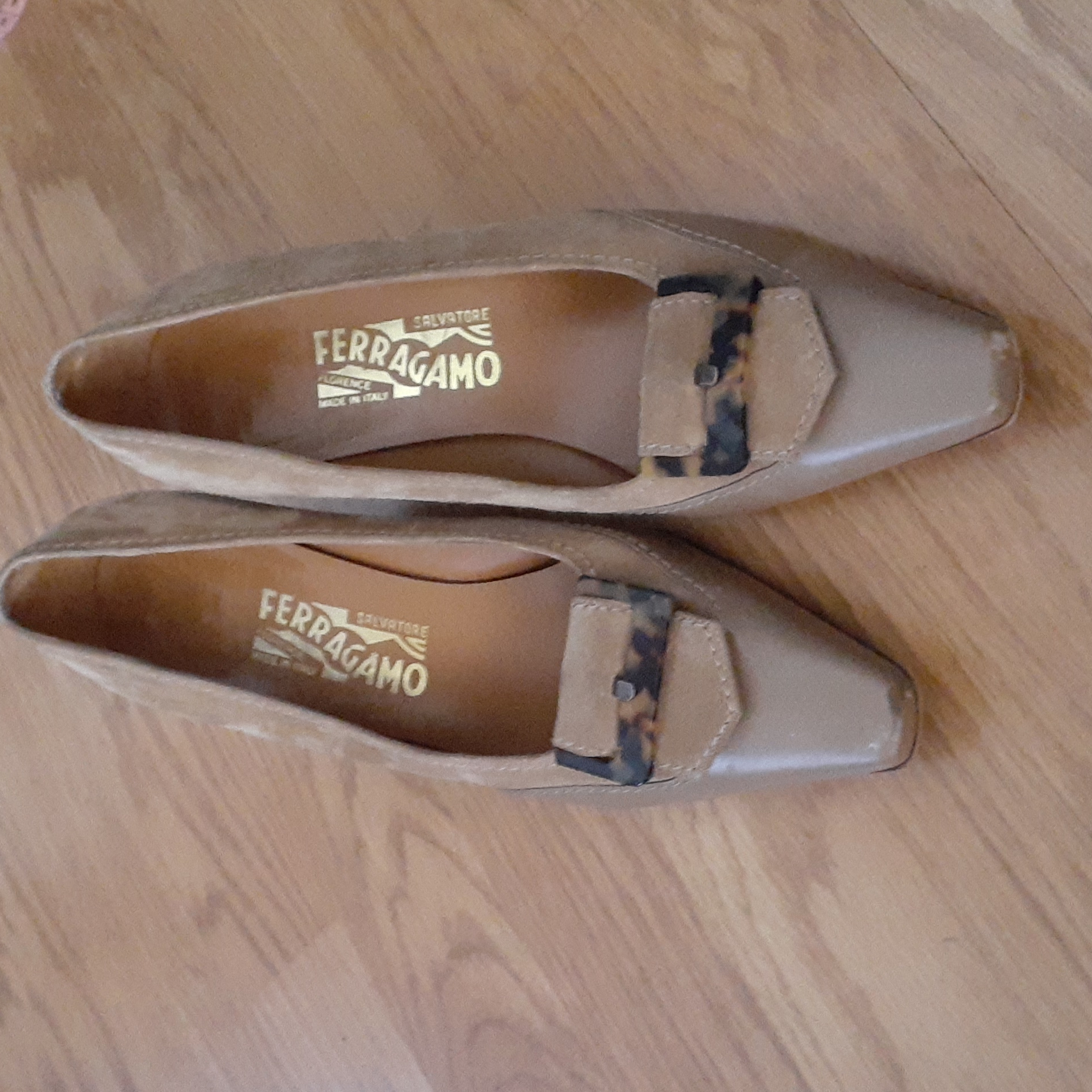 Ferragamo Tan Genuine Leather & Suede Pumps 9